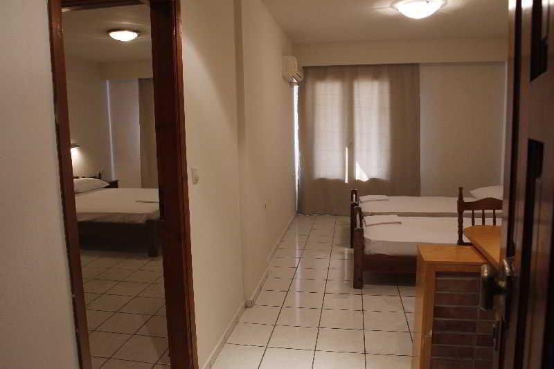 Athina Inn Херсониссос Экстерьер фото
