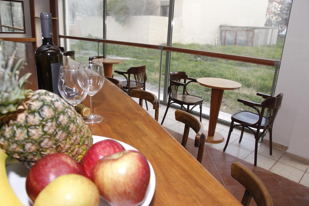 Athina Inn Херсониссос Экстерьер фото