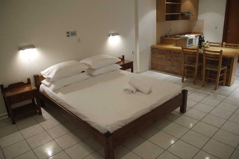 Athina Inn Херсониссос Экстерьер фото